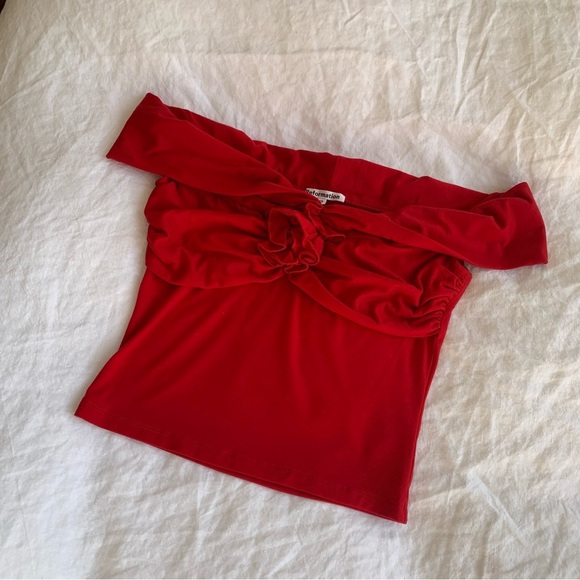 Reformation Emerald Rosette Tencel Knit Off The Shoulder Ruched Top Lipstick Red - Picture 5 of 8